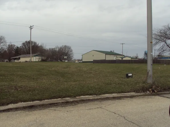 1301 Gates Dr, Rantoul, IL 61866