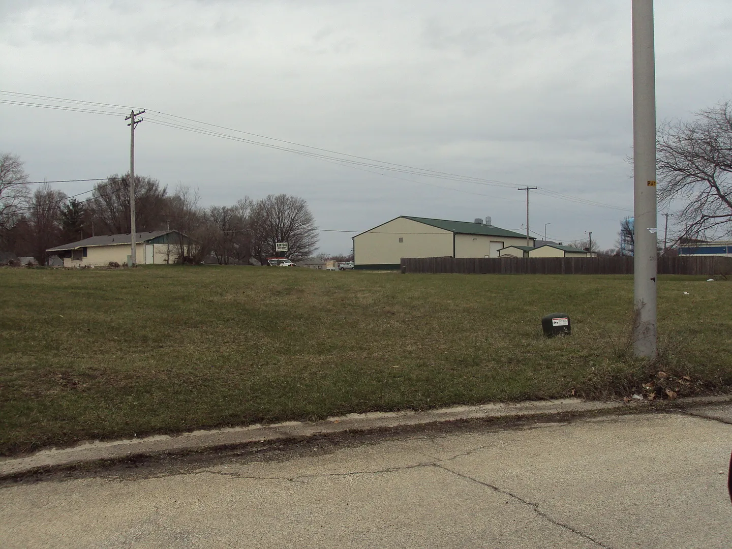 1301 Gates Dr photo 1