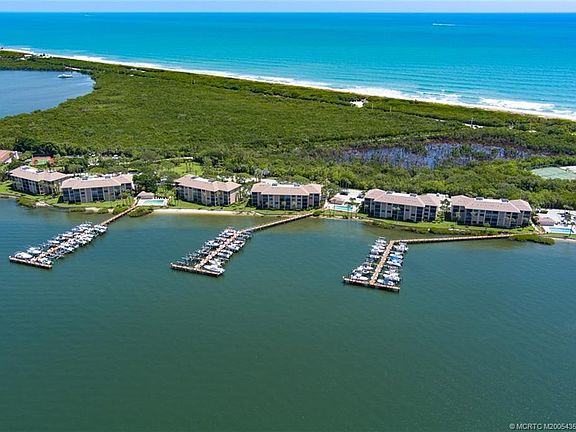 2nd image of 4680 NE Sandpebble Trce APT 305