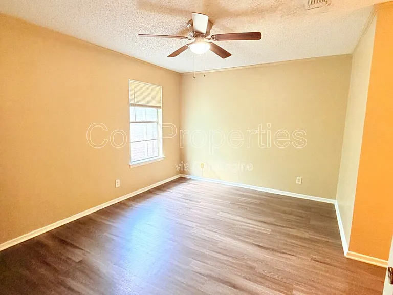 811 Jackson Keller Rd #3 — Photo 19