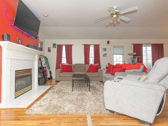 2nd image of 3840 Collingswood Dr