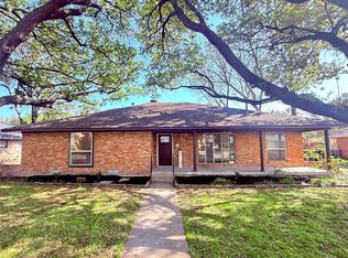918 Bromwich St, Garland, TX 75040