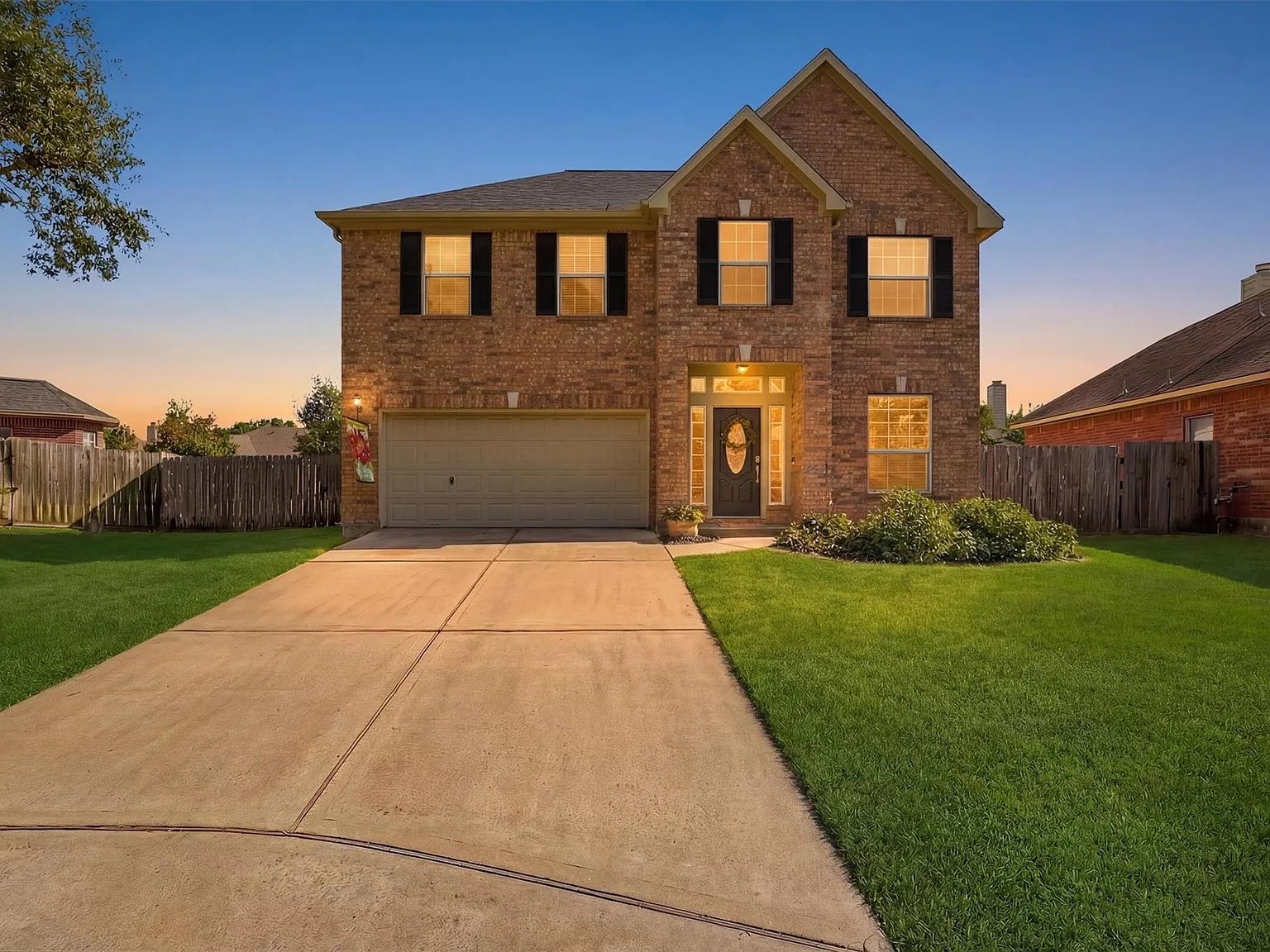 3 bed, 2.5 bath, 2240 sqft, $2,900 — Photo 2