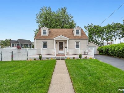 4 Whiteoak Dr, Lodi, NJ, 07644