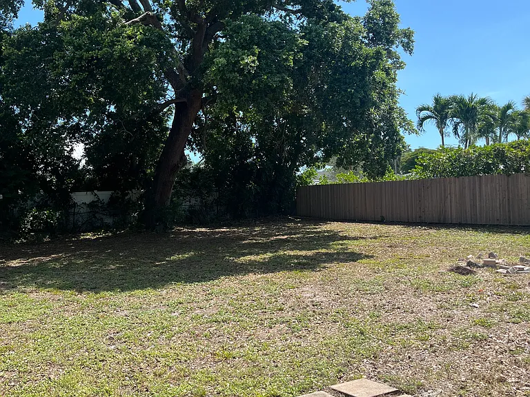 2164 Bougainvillea St — Photo 31