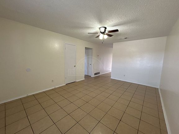 5th image of 1906 Cedarhill Dr APT A