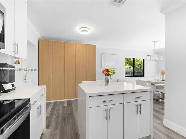 8310 SW 45th St — Photo 7