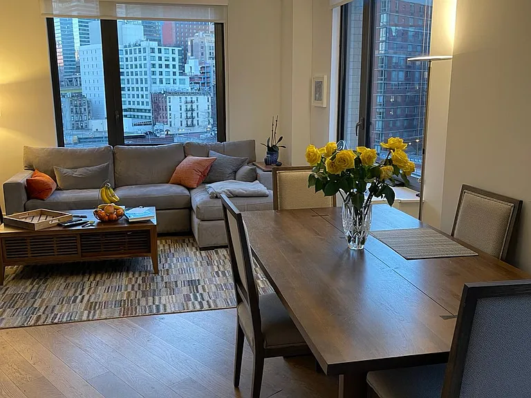 445 W 35th St #6N — Photo 3