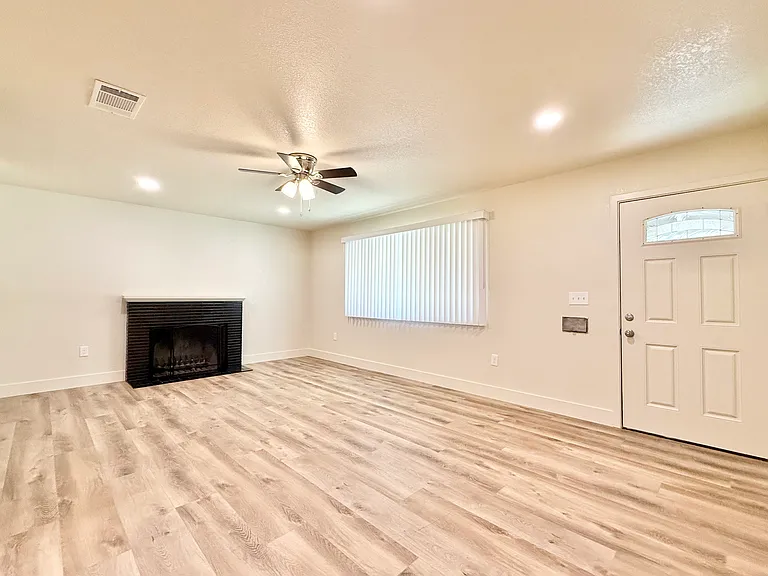 149 W McKenzie Ave — Photo 4