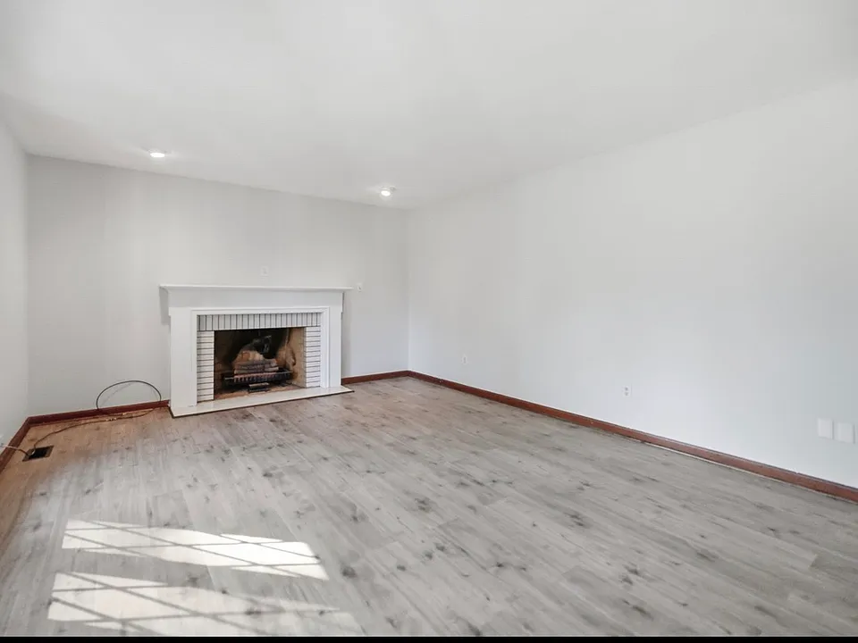 2913 Knox Ln
