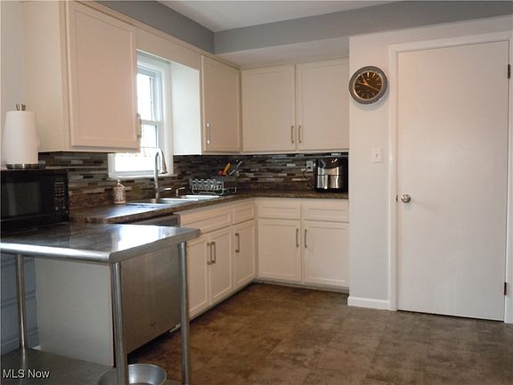 4th image of 4894 Nan Linn Dr