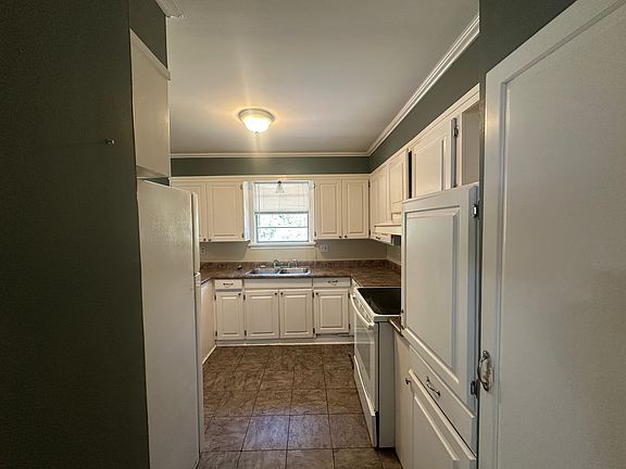 4th image of 711 Hinke Dr