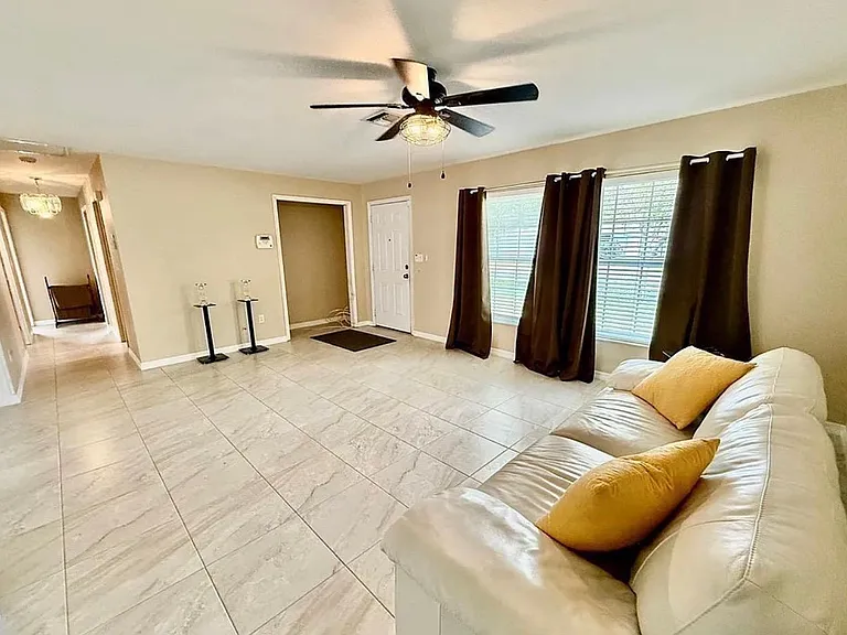 110 Texas Rd — Photo 2