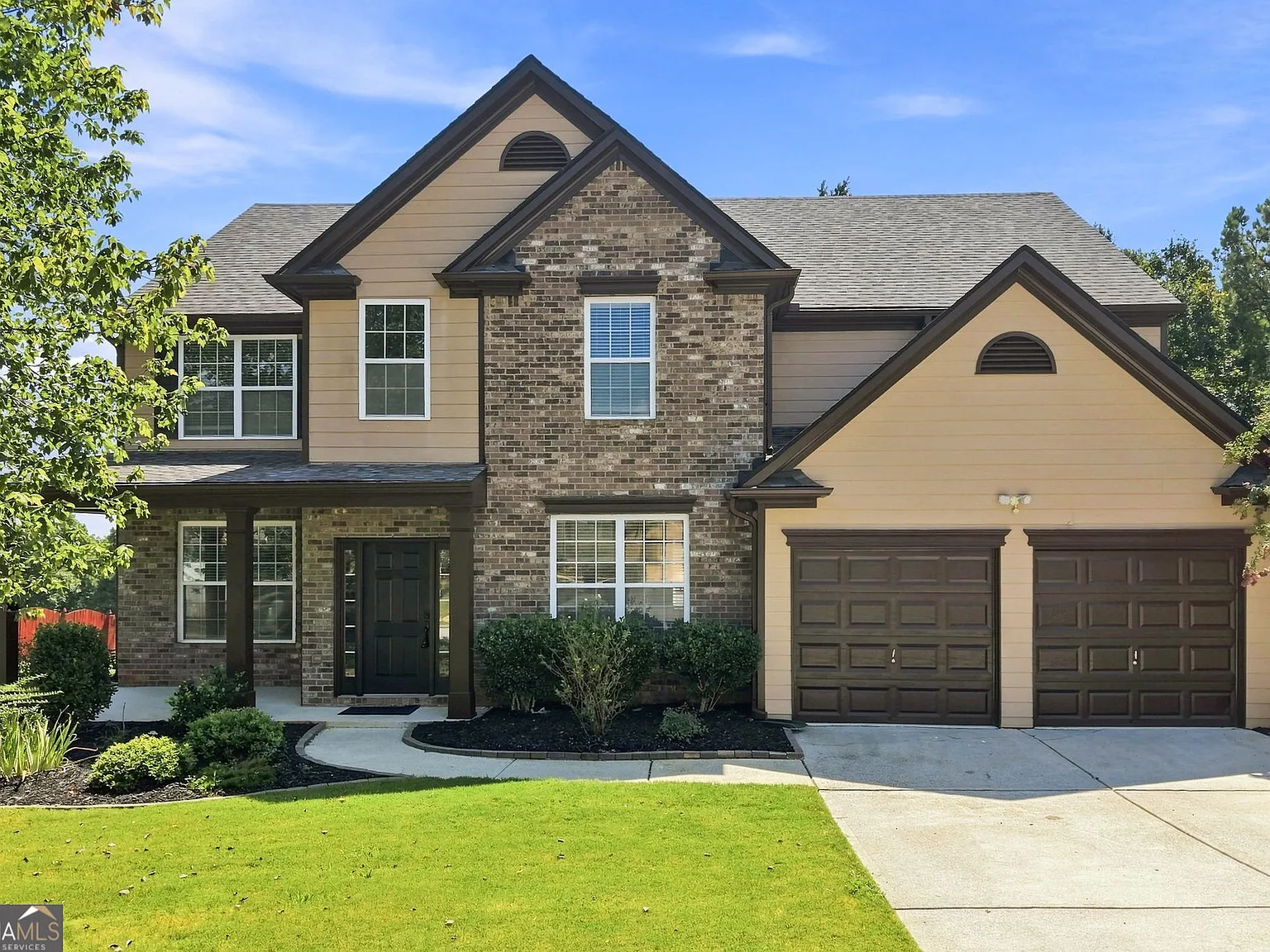 5 bed, 3.0 bath, 3152 sqft, $3,500 — Photo 1