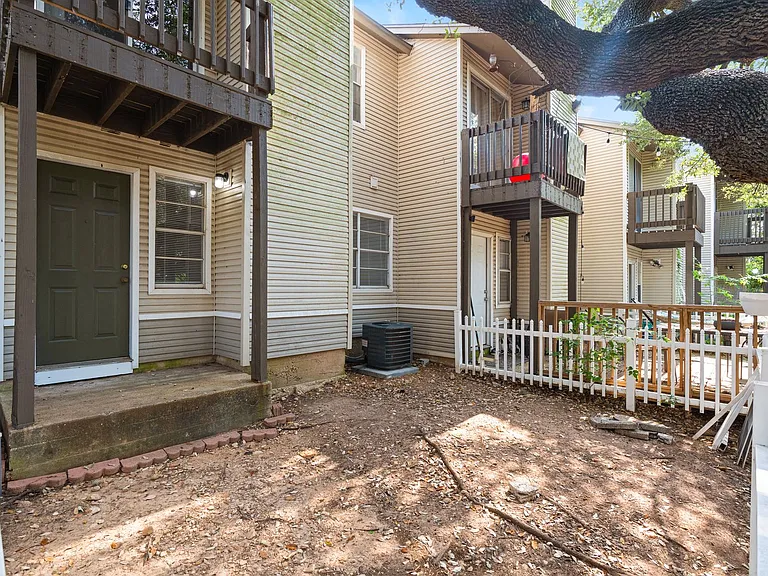 1815 River Crossing Cir #D — Photo 13