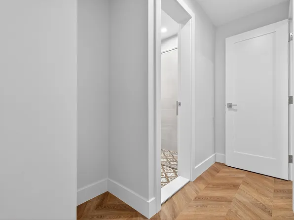 31 Bayview Avenue image 34 of 37