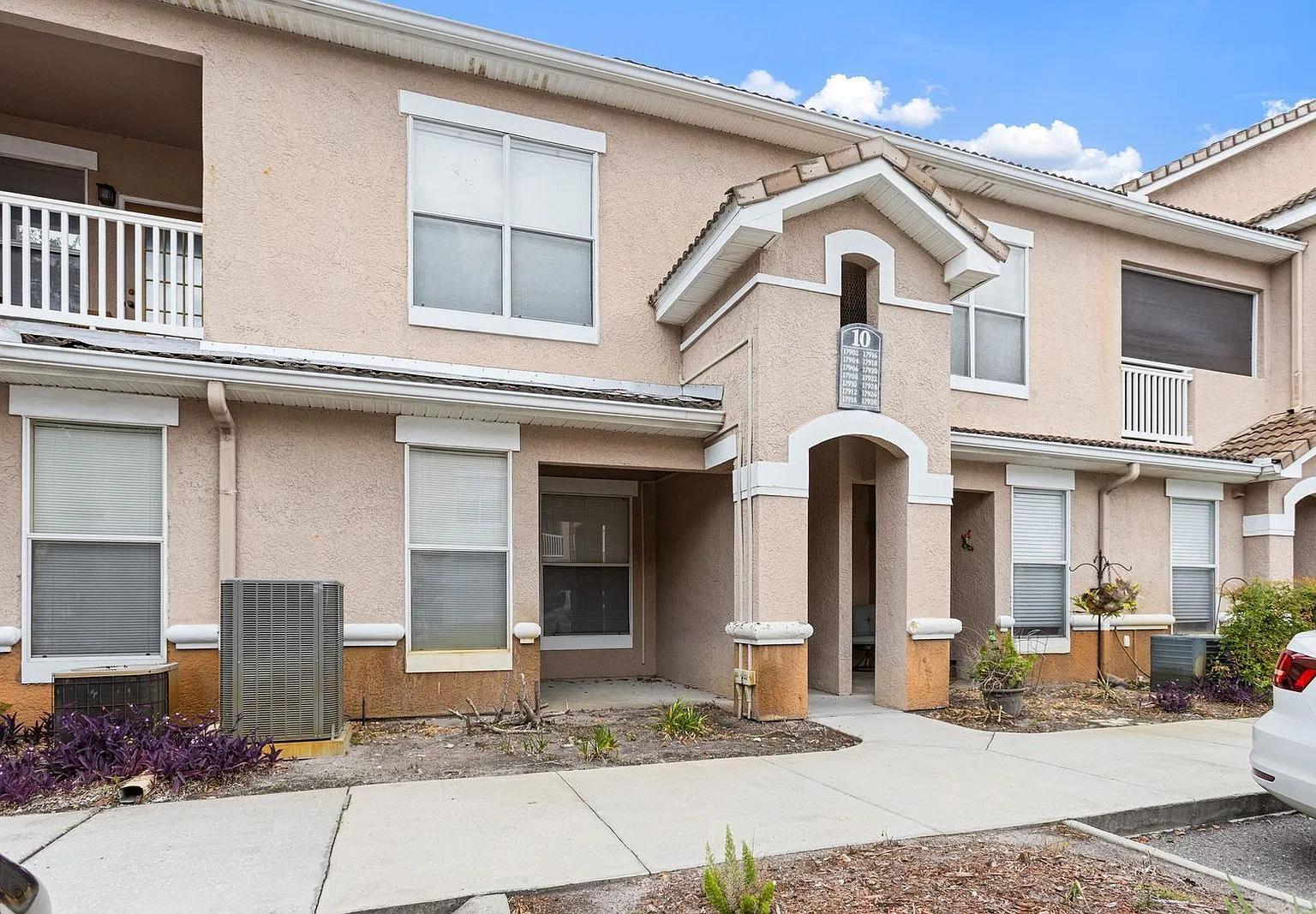 2 bed, 2.0 bath, 983 sqft, $2,000 — Photo 1