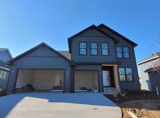 10021 Arrowwood Trl, Woodbury, MN 55129