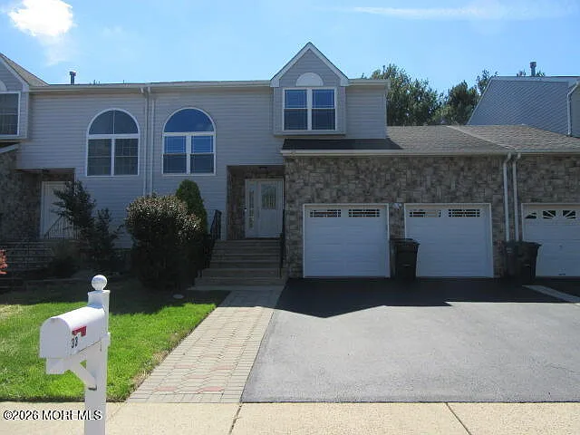 33 Barn Swallow Blvd