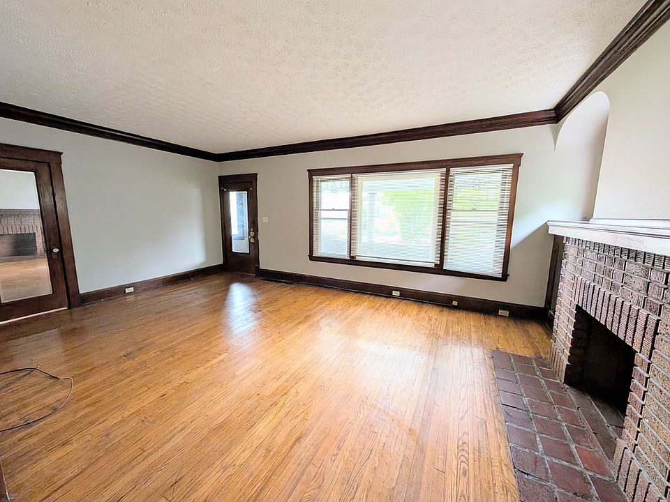 1st image of 2684 E 126th St #2