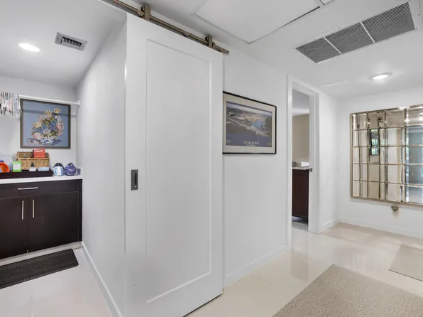 3930 OAKS CLUBHOUSE Drive #401, Pompano Beach, FL 33069