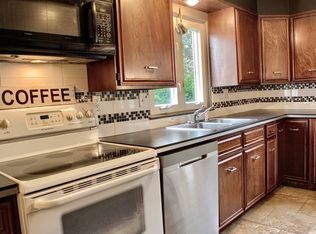 903 Saint Paul St, Lewisburg, PA 17837