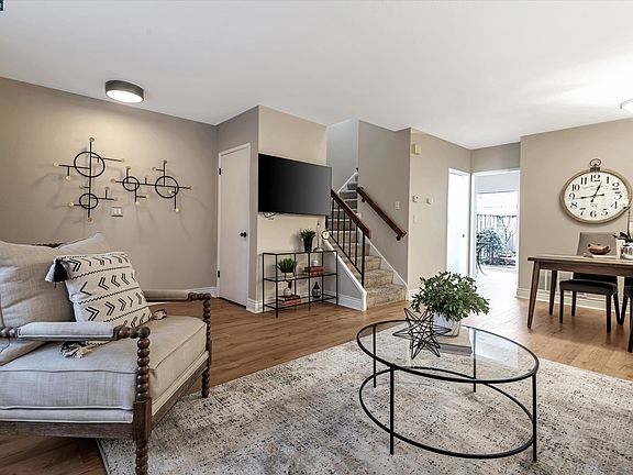 5th image of 510 Churchill Downs Ct