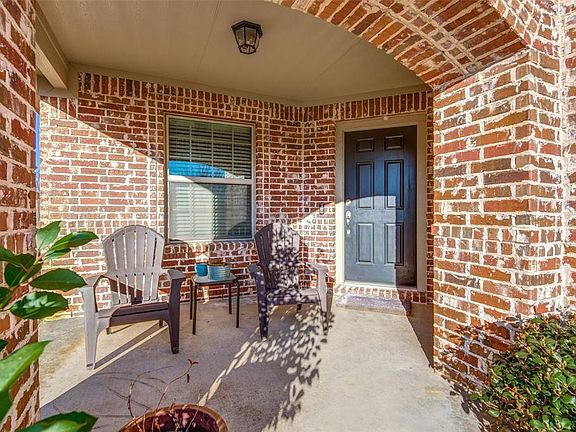 3rd image of 3701 Chapel Hill Ln