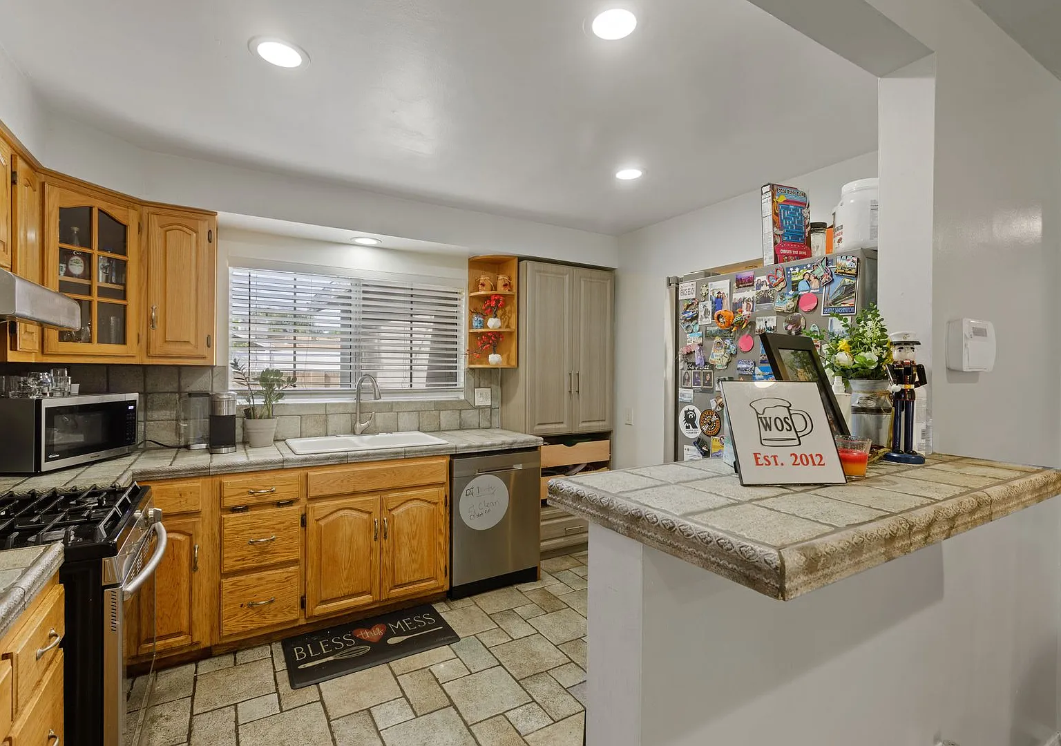 3-Bedroom, 2-Bath Home with Spacious Backyard — Photo 1