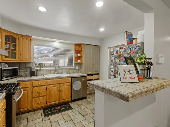 8419 Wakefield Ave, Panorama City, CA 91402