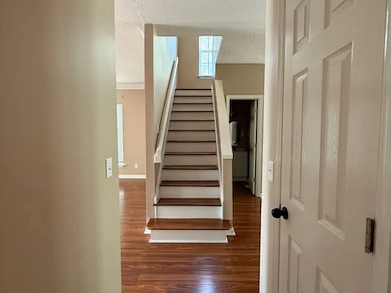 1464 Chandler Cir — Photo 14