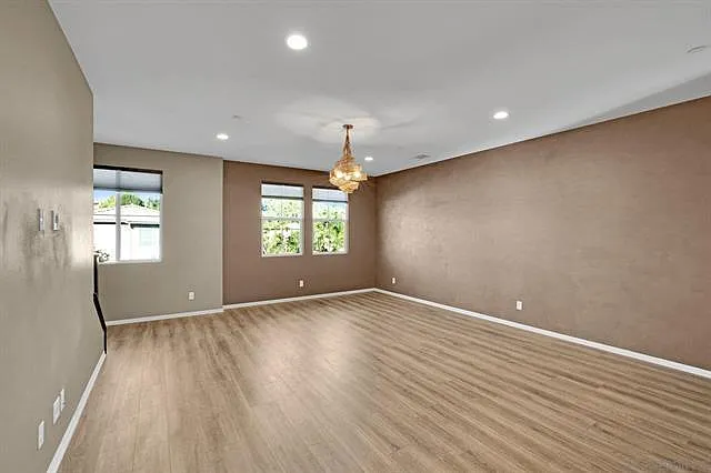 476 Prosperity Dr — Photo 3