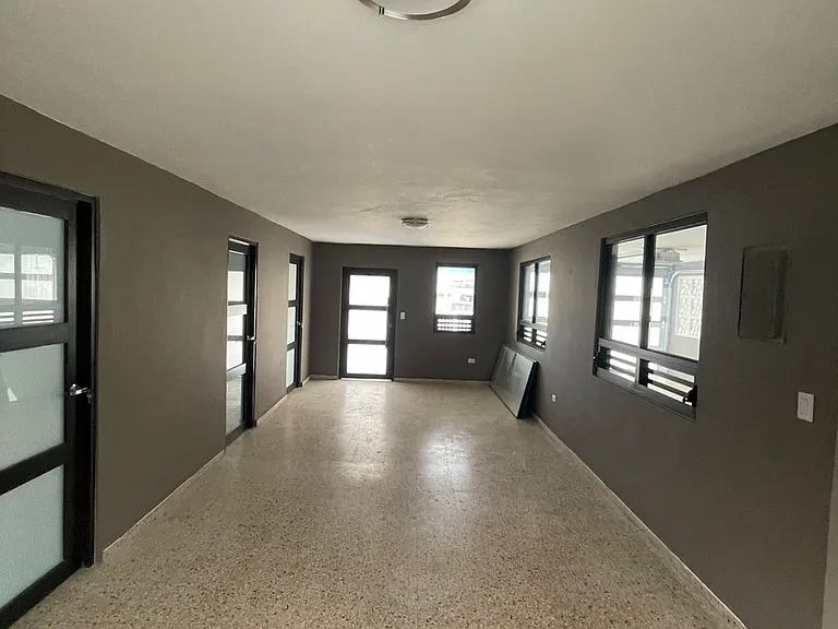 1 Avenida #65 — Photo 17