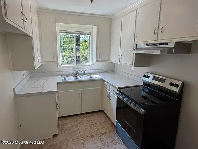 3 bed, 1.5 bath, 962 sqft, $1,450 — Photo 2