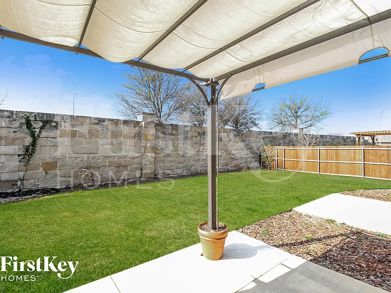 2320 Bernese Ln — Photo 13