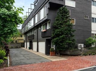320 Harvard St #D, Cambridge, MA 02139