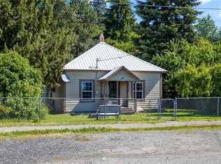 413 E 3rd St, Cle Elum, WA 98922