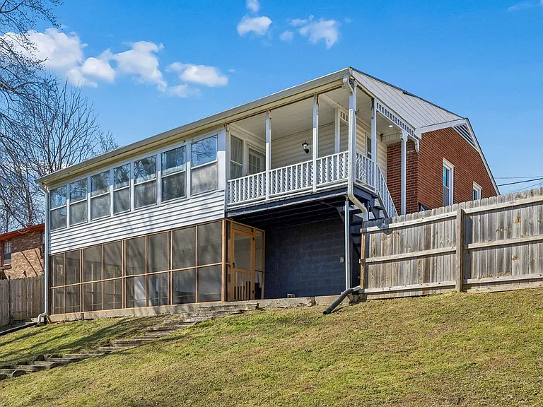 833 Rose Park Dr — Photo 37