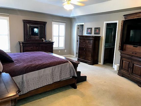 4th image of 9308 S Moreto Cir