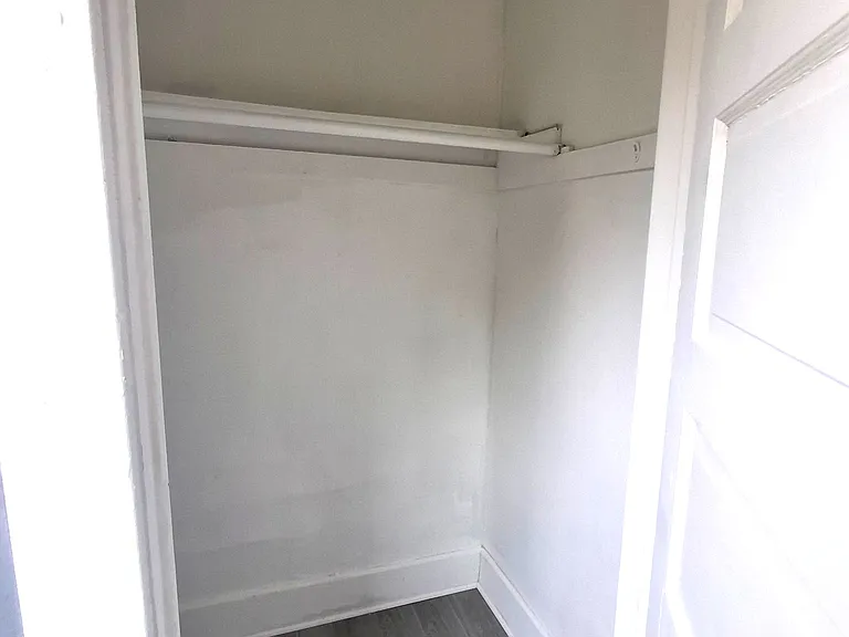 543 E 14th St #1 — Photo 13
