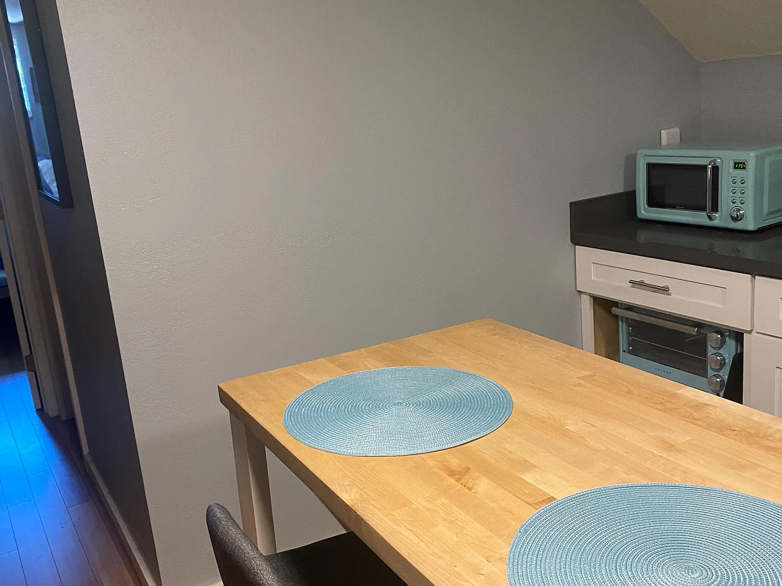 4 bed, 5.0 bath, 1250 sqft, $1,992 — Photo 4