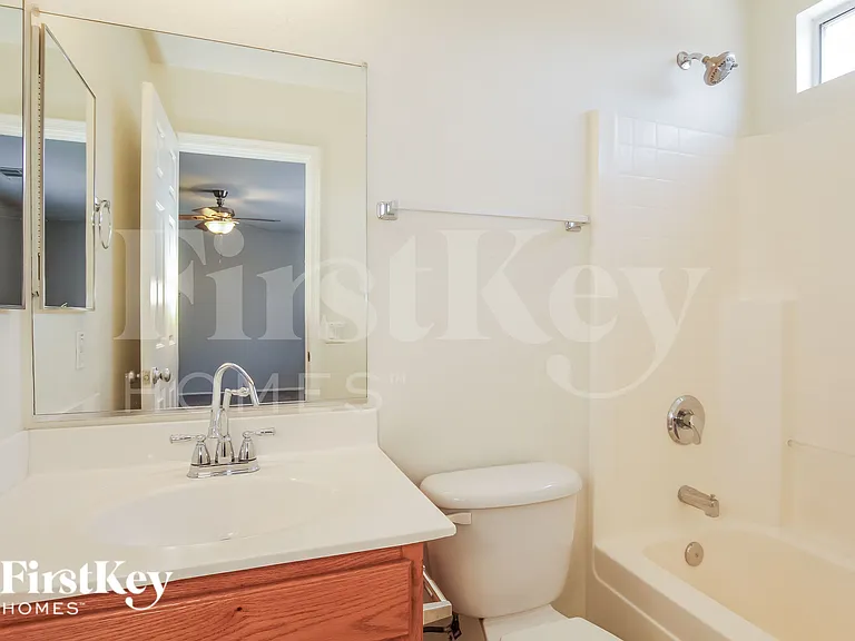 11597 W Vogel Ave — Photo 10