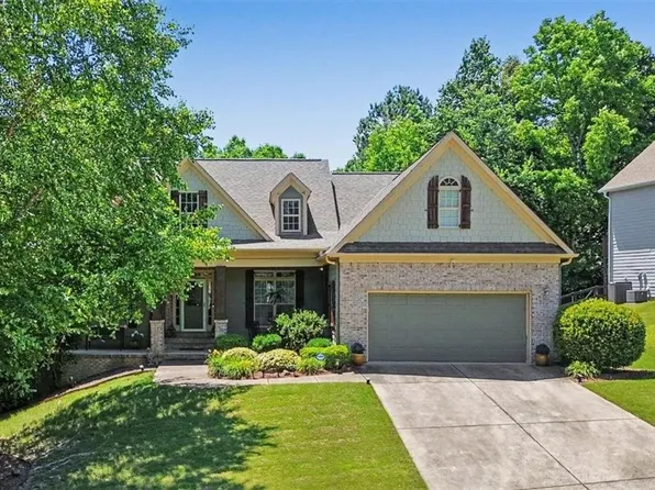 27 Roberson Dr NE, Cartersville, GA 30121