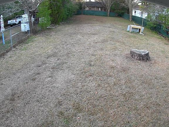 4th image of 850 Hampton St