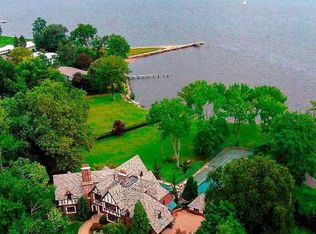 35 Deer Park Rd, Great Neck, NY 11024