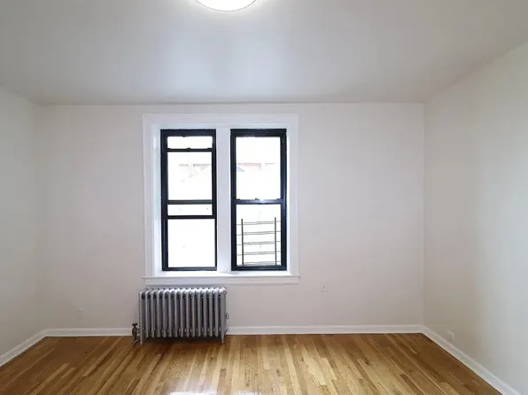37-33 College Point Blvd, Flushing, NY
