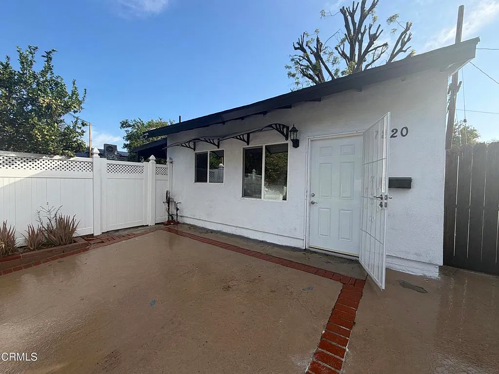 1 bed, 1.0 bath, 455 sqft, $2,499 — Photo 2
