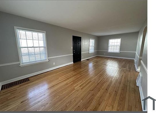 2nd image of 2810 Knight Ave