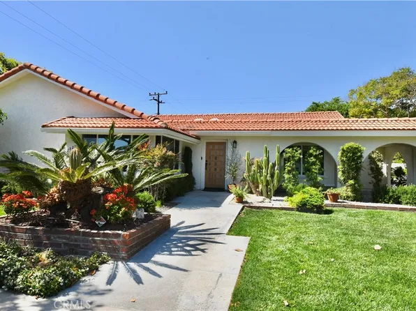 2821 Tucker Ln, Los Alamitos, CA 90720