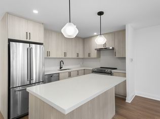 44 Charles West, Toronto, ON M4Y 1R7